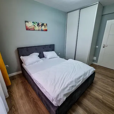 Apartament In Floreşti